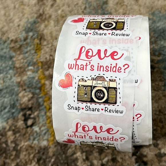 Charming Love What's Inside Stickers - White, Red, and Gold Roll of 500 - Picture 4 of 6
